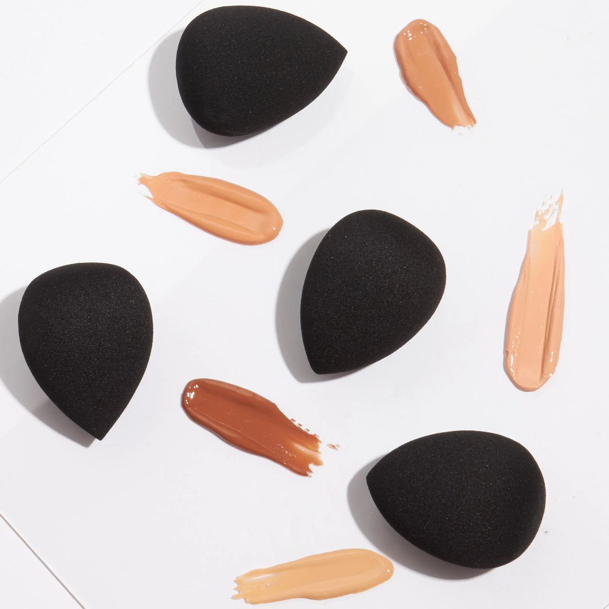 Latex-Free Precision Sponge Applicator – For Concealer & Cream