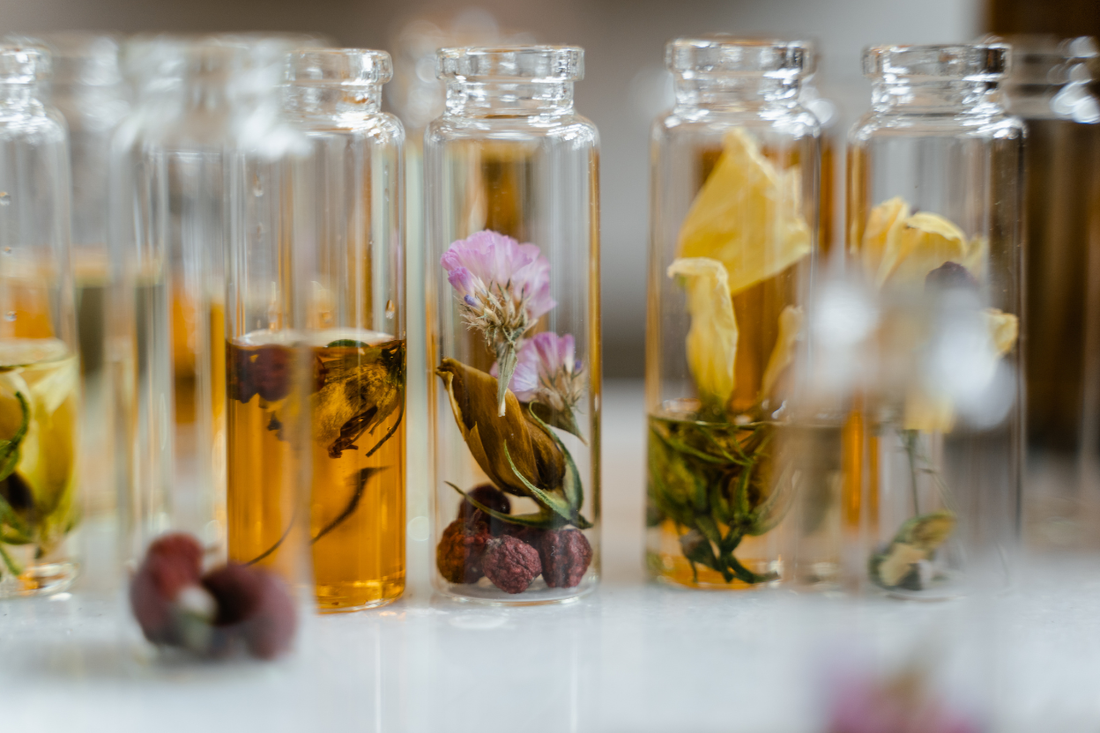 Natural Perfume Oil Benefits Worth Knowing