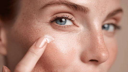 Close-up on the eye contour cream