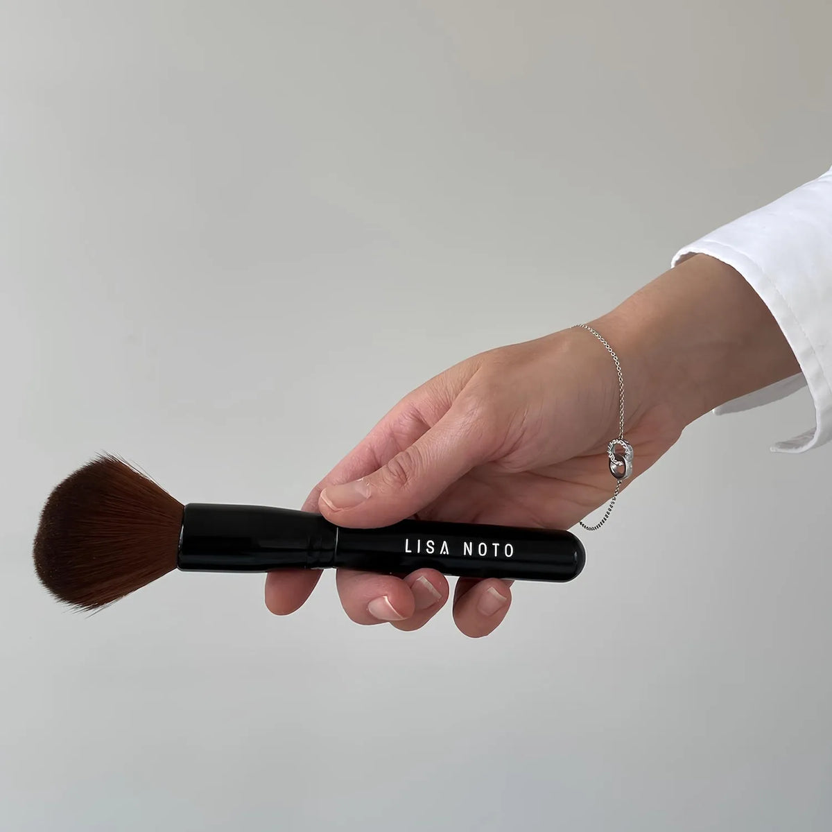 synthetic brush for powder and cream