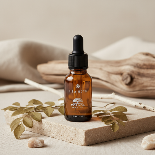 Flacon d’huile de moringa pure et biologique LISA NOTO, soin naturel hydratant et anti-âge pour peaux matures et sensibles.