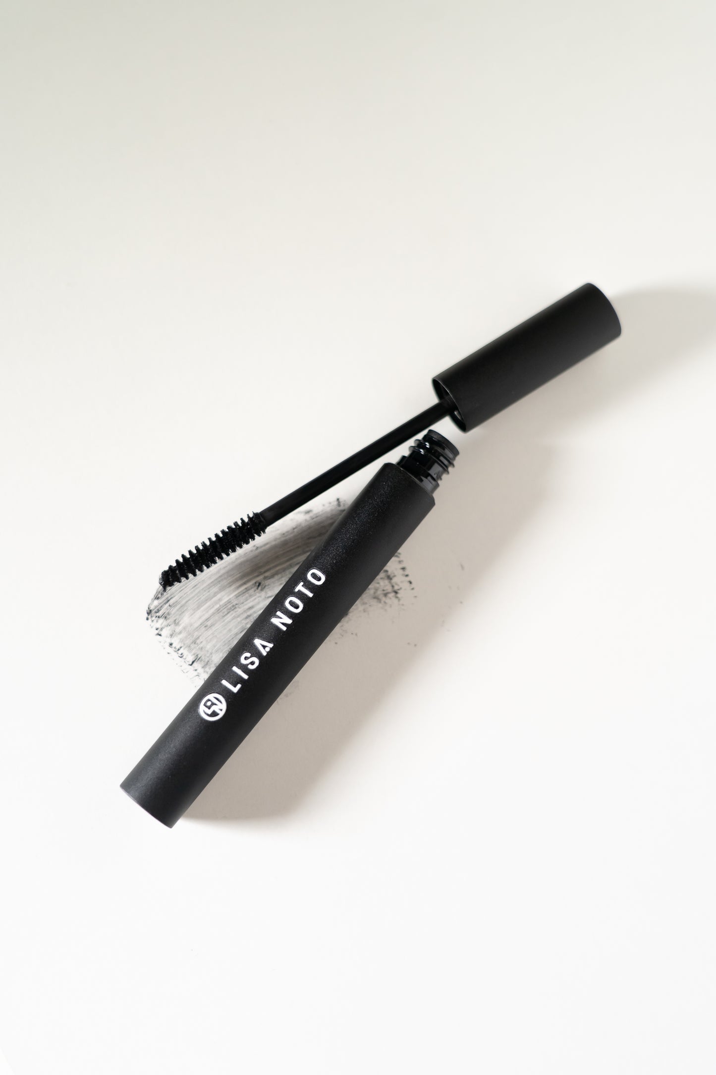 swipe all-natural Volumizing Mascara