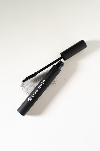 swipe all-natural Volumizing Mascara